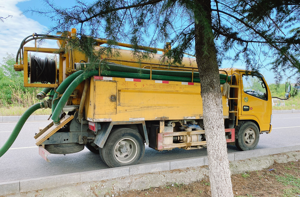 283模范西路清洗抽粪车